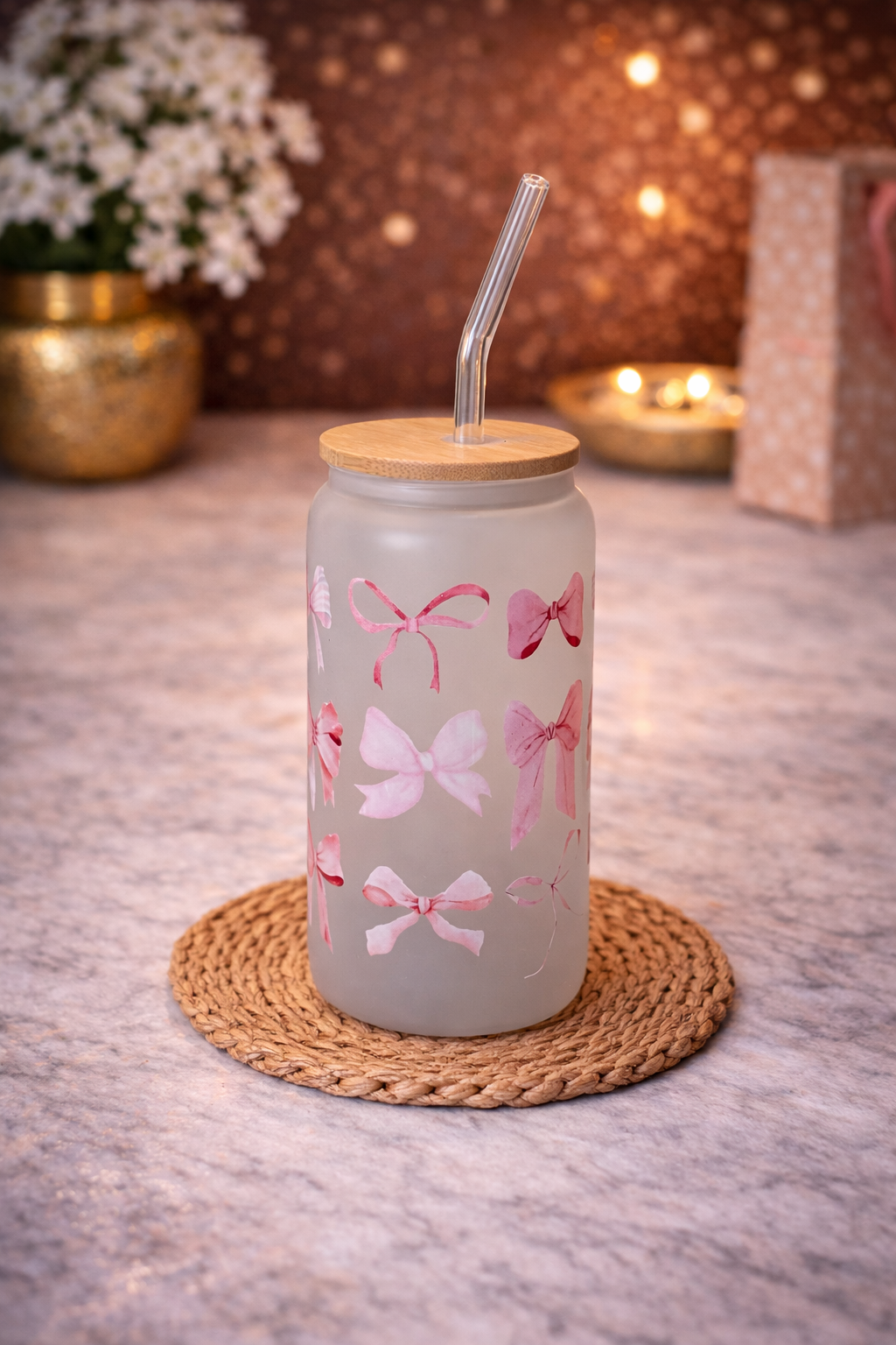Frosted Glastrinkflasche „Sweet Moments“ – mit Bambusdeckel & Glasstrohhalm