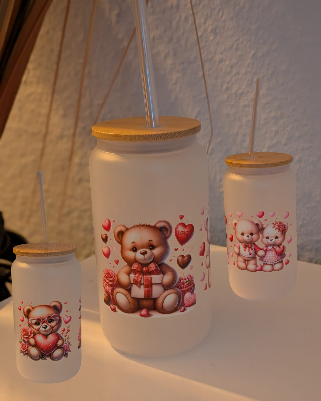 Valentinstumbler „Love Sips“ – Glas-/Kunststofftrinkflasche mit verschiedenen, niedlichen Motiven