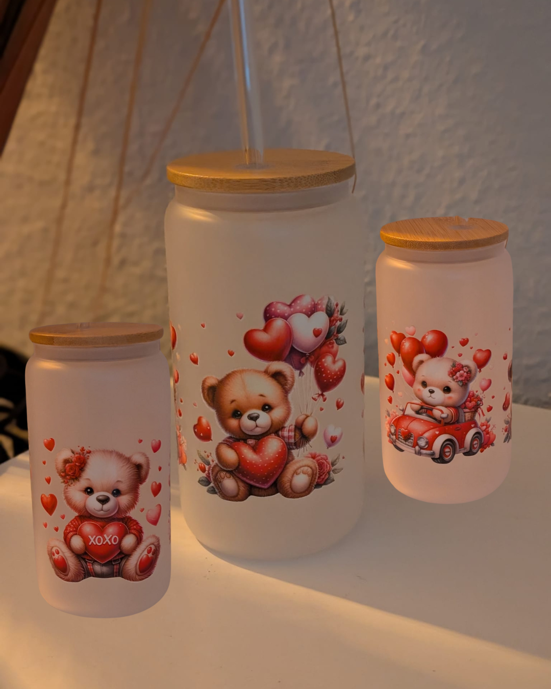 Valentinstumbler „Love Sips“ – Glas-/Kunststofftrinkflasche mit verschiedenen, niedlichen Motiven