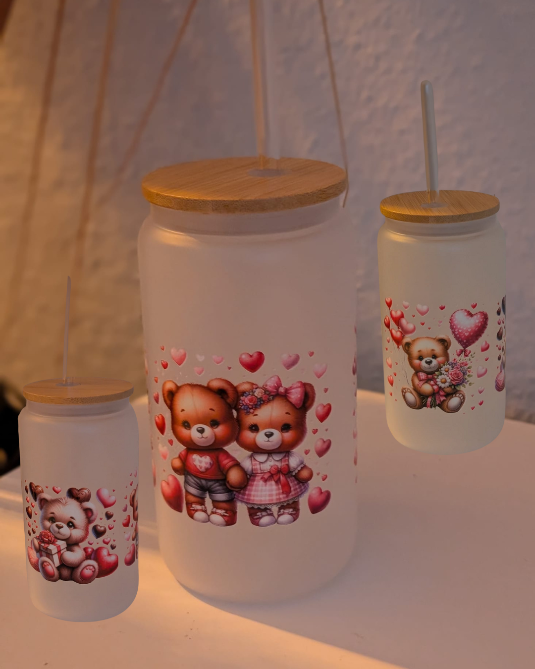 Valentinstumbler „Love Sips“ – Glas-/Kunststofftrinkflasche mit verschiedenen, niedlichen Motiven